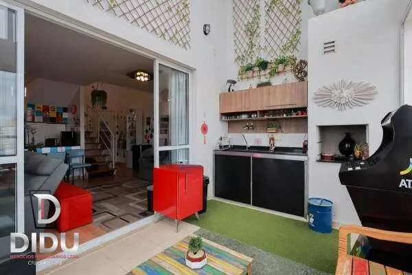 Duplex à venda em São Paulo, Santa Teresinha, com 2 quartos, 1 suíte com hidro e 2 vagas,