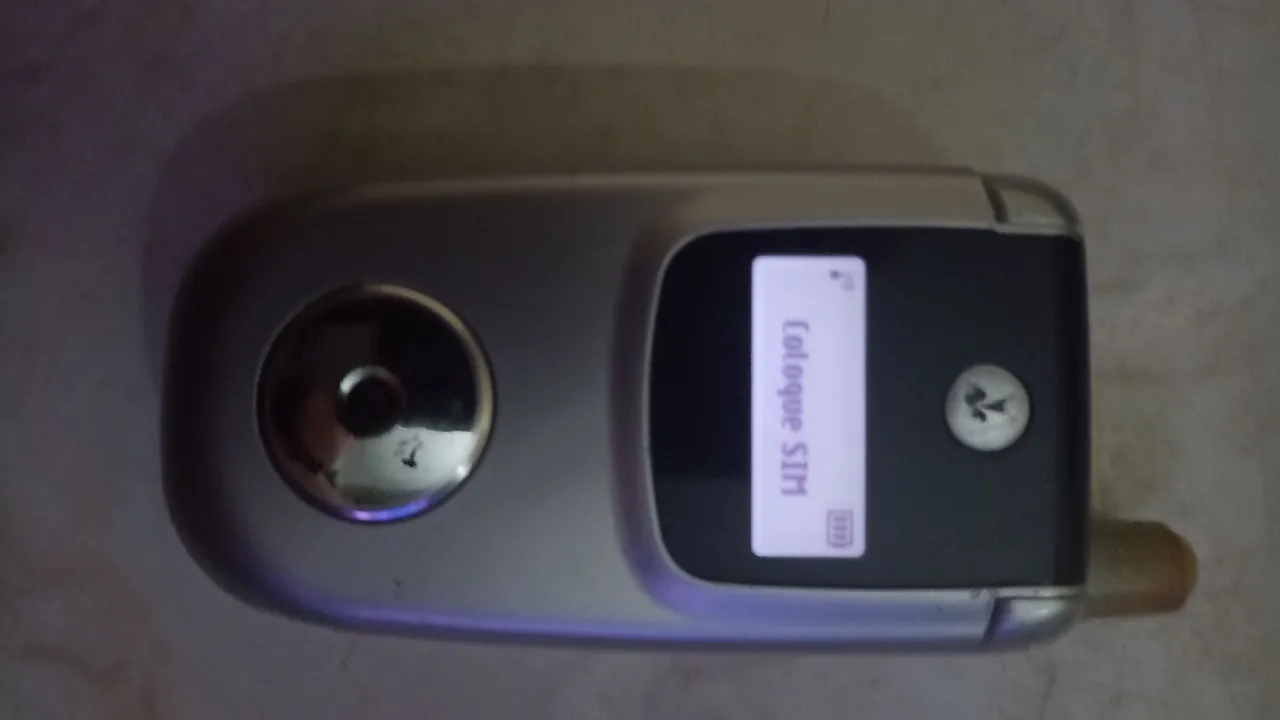 Celular Antigo Motorola V220 com Kit Completo Funcionando perfeitamente ( Antiguidade).
