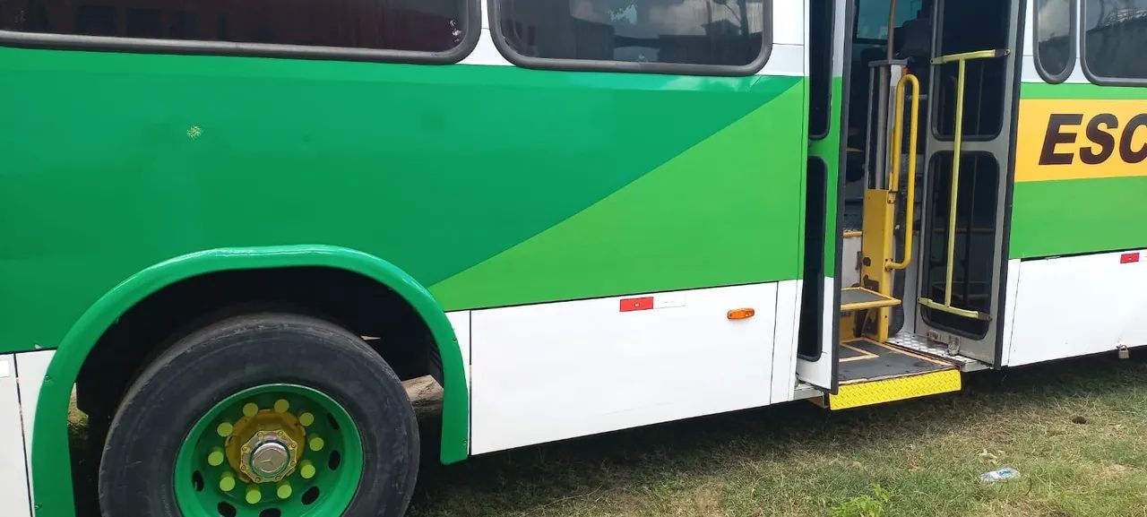 Ônibus em ótimo estado - Foto 11