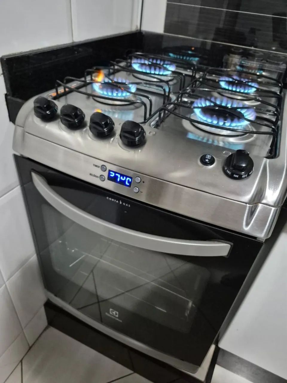 Fogão de embutir Electrolux 4 bocas com tampa de vidro - Foto 3