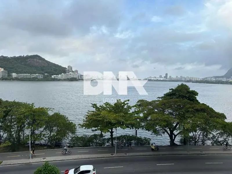 Apartamento : / Residencial / Lagoa