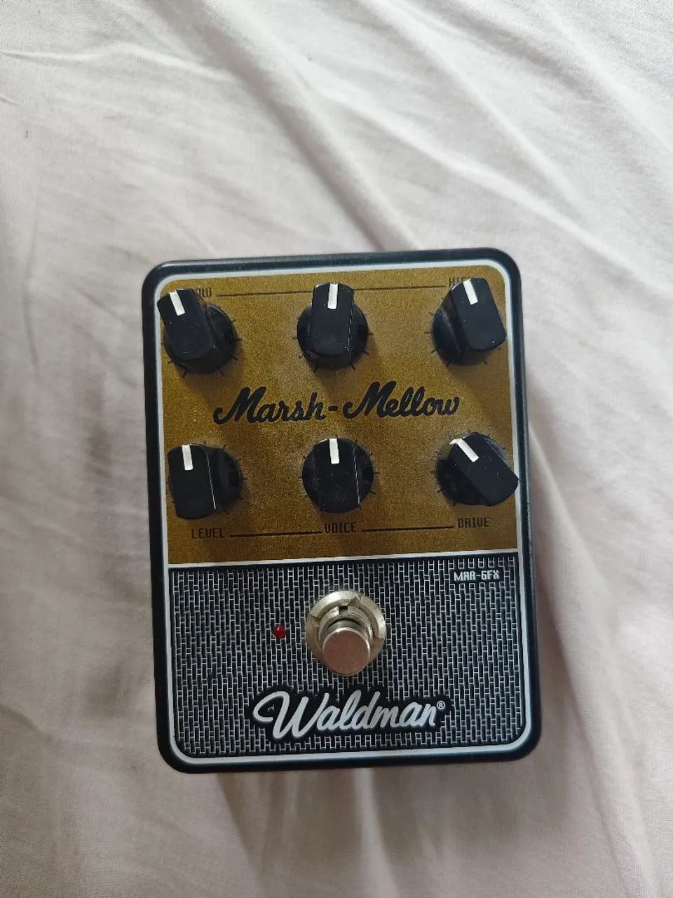 pedal de distorção overdrive para guitarra Waldman Marsh-Mellow MAR-6FX. 