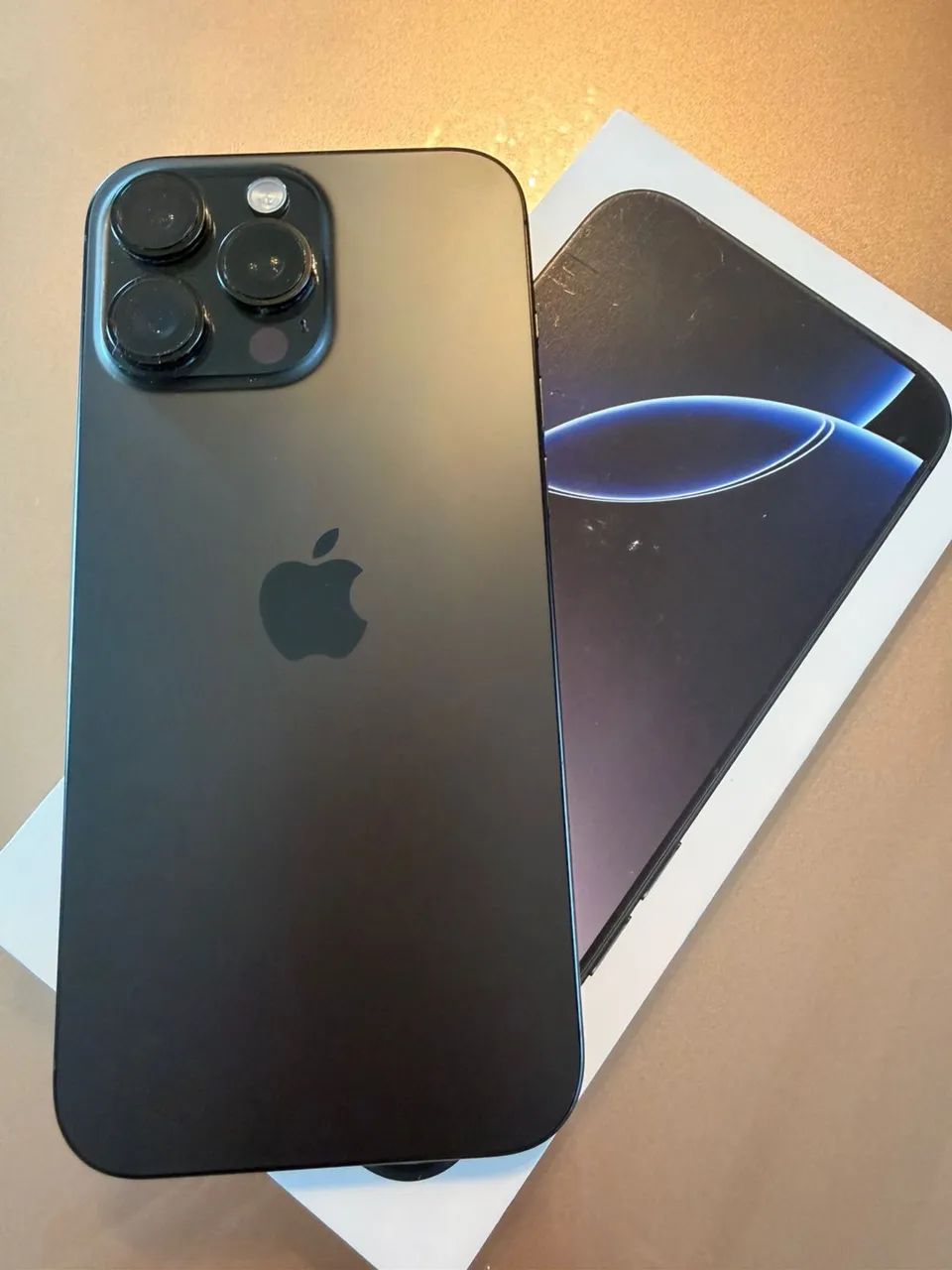 iPhone 16 Pro Max 512gb na garantia. Cor Cinza. 100% de bateria