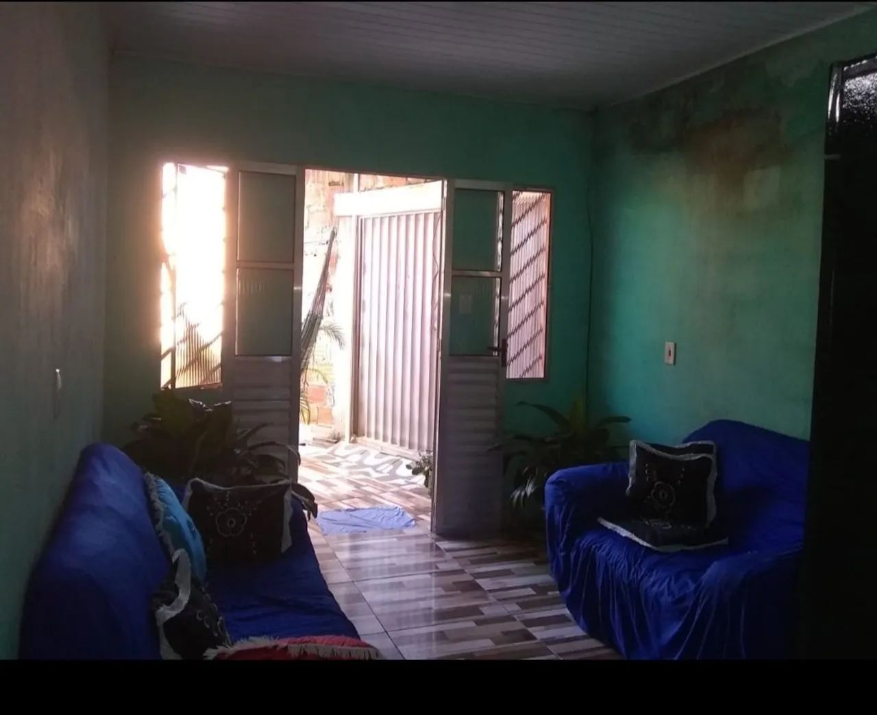 Vende-se uma casa em Dias d'Àvila 