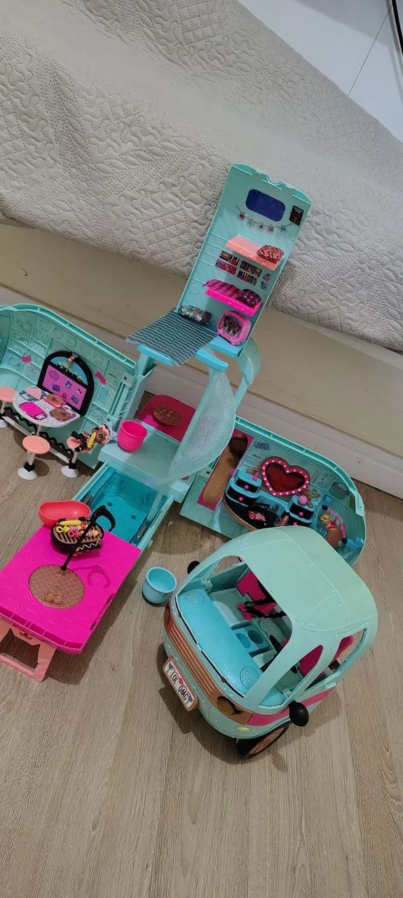 VAN LOL SURPRISE COMPLETA - Foto 5