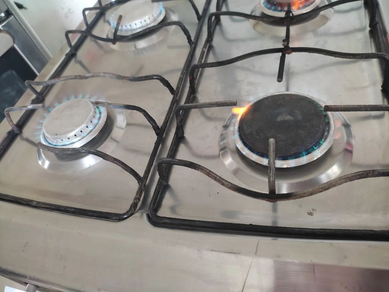 Fogão 4 Bocas - Preto - Usado - Foto 5