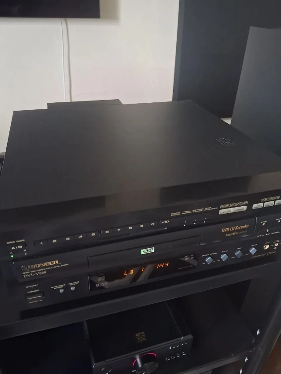 LaserDisc Player Pioneer DVL-V888 com controle remoto