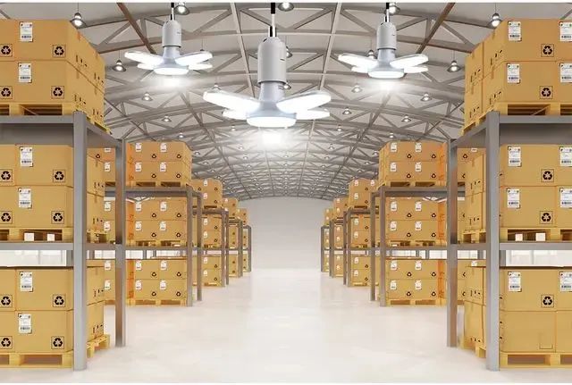 Lâmpada LED com 4 pétalas - Foto 3