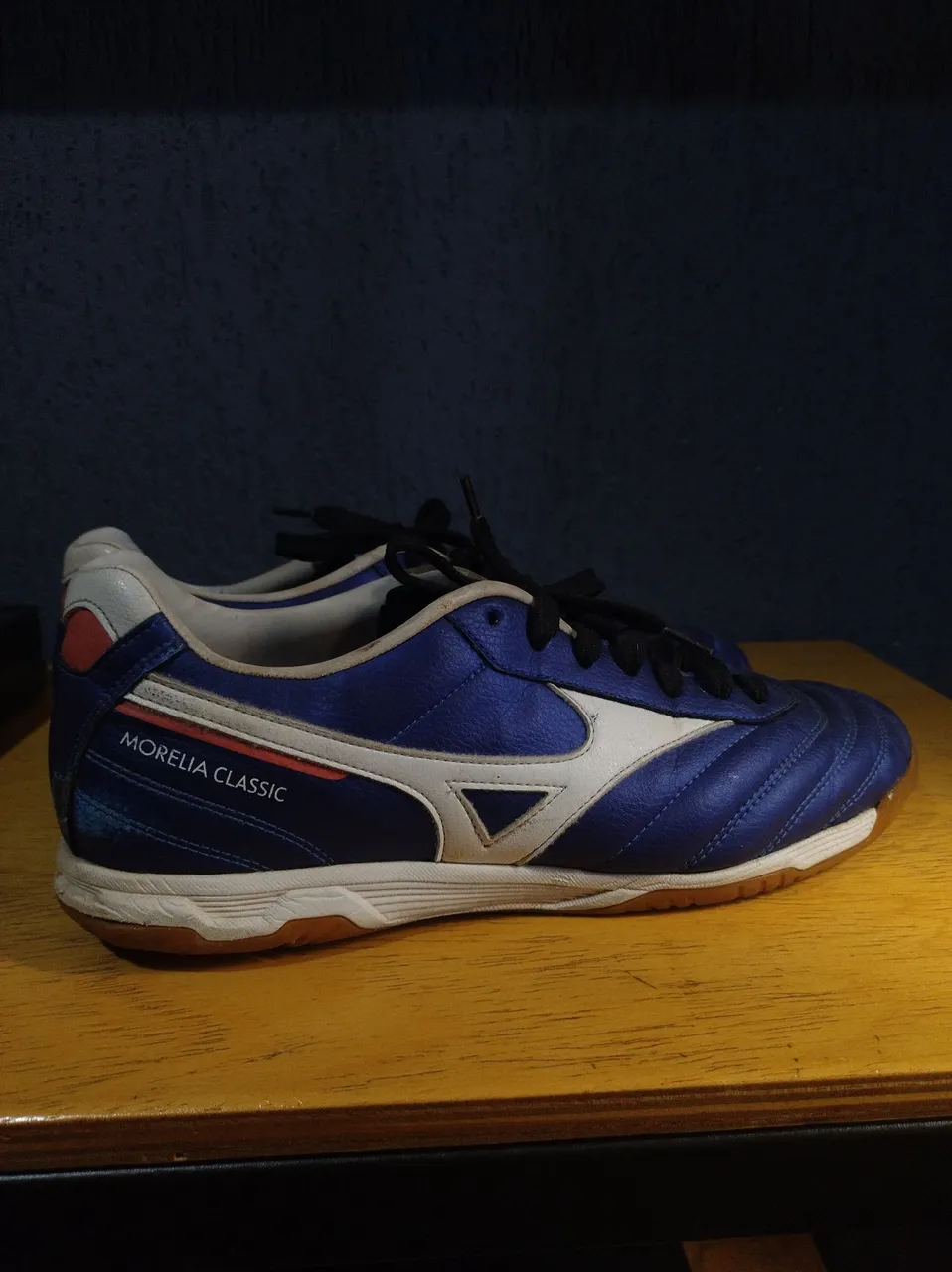Chuteira Mizuno profissional futsal