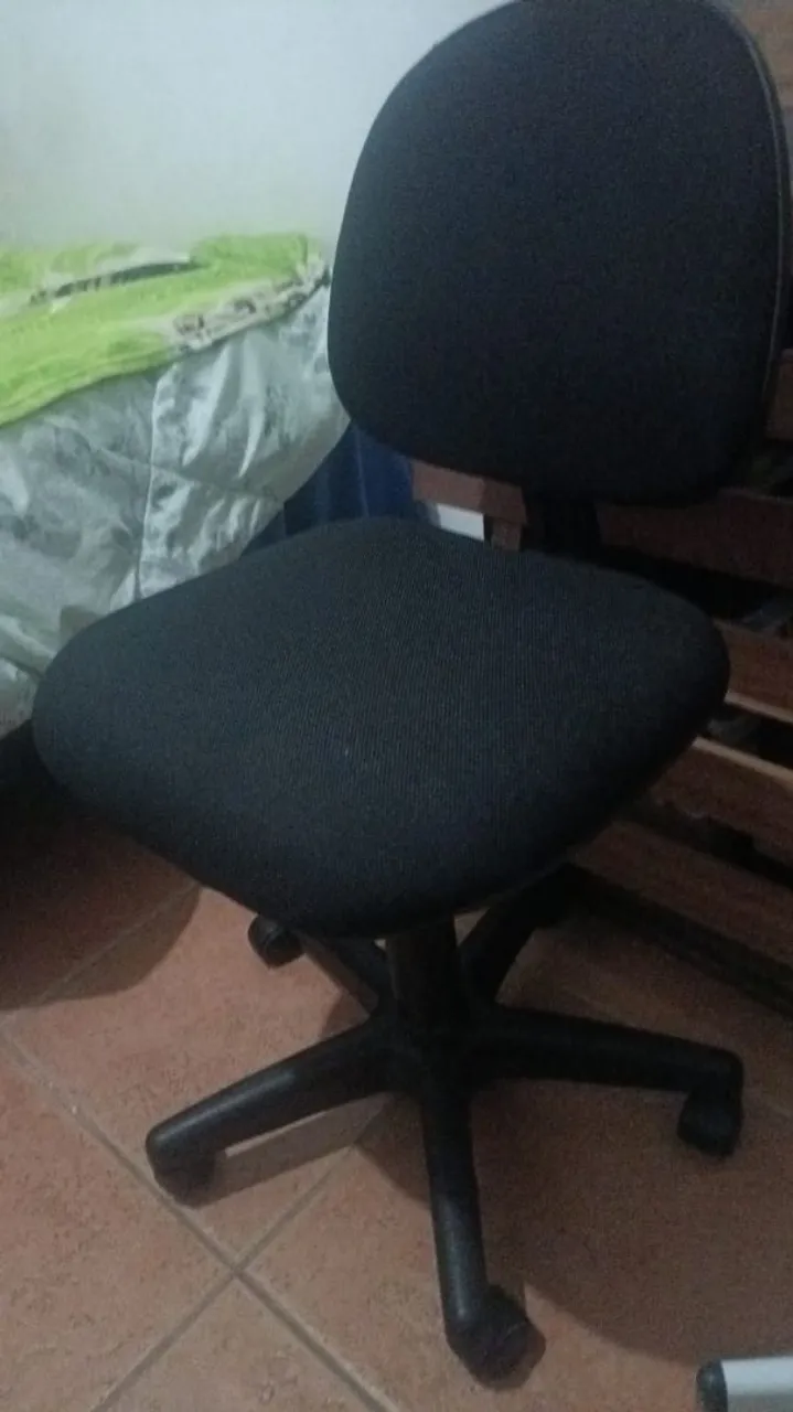 Cadeira de escritório preta