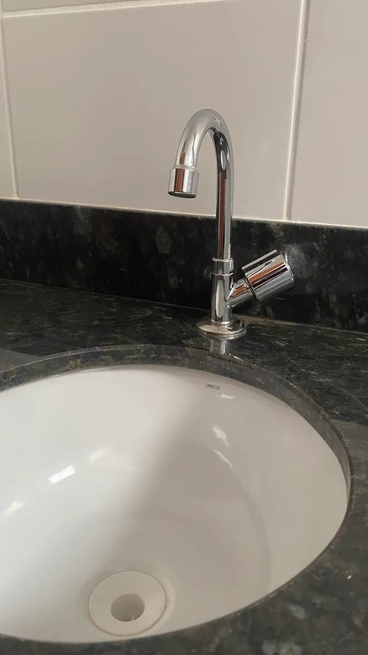 Kit Pia banheiro/lavabo - Bancada Verde Ubatuba + Cuba Deca + Torneira Sigma  - Foto 2