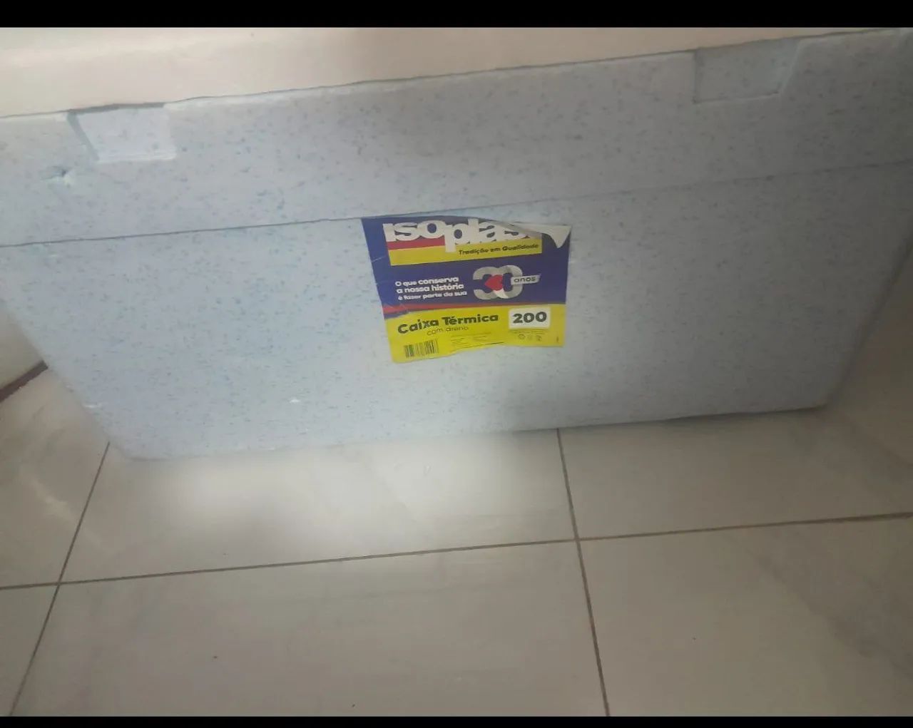 Caixa de isopor grande