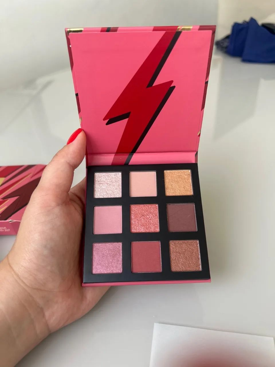 Paleta de Sombras Avon Ultra Colour The Red One - Foto 2