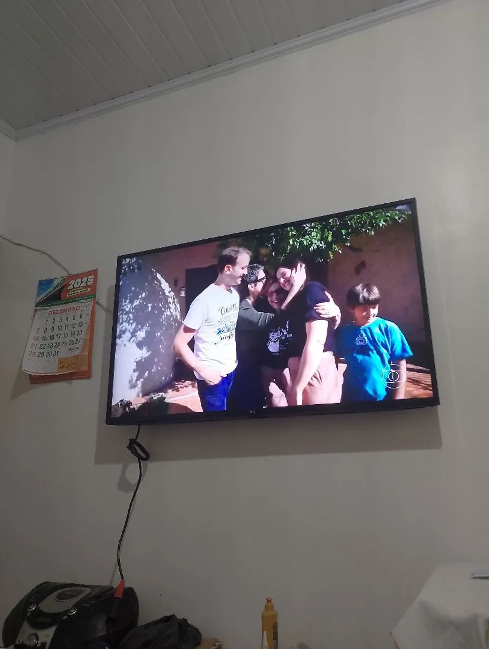 TV LG 4K 50 polegadas vai Acompanhando do pezinho dela controle remoto Magic  - Foto 2