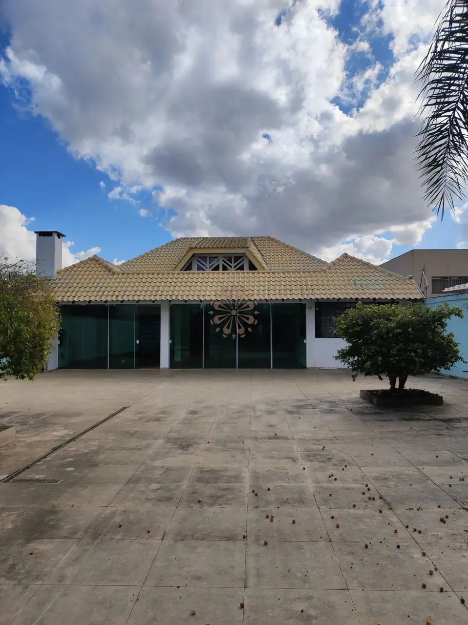 Oportunidade no Hauer  Casa com Terreno Amplo!