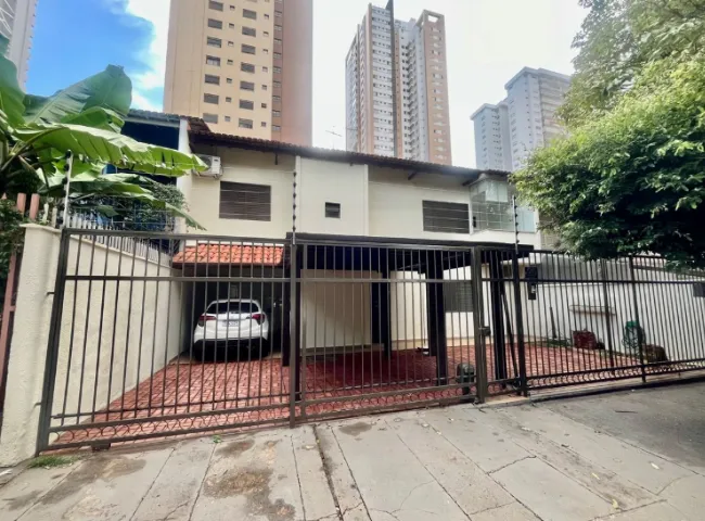 Sobrado Geminado 4 quartos sendo 2 suítes no setor Bueno - Goiânia Goiás