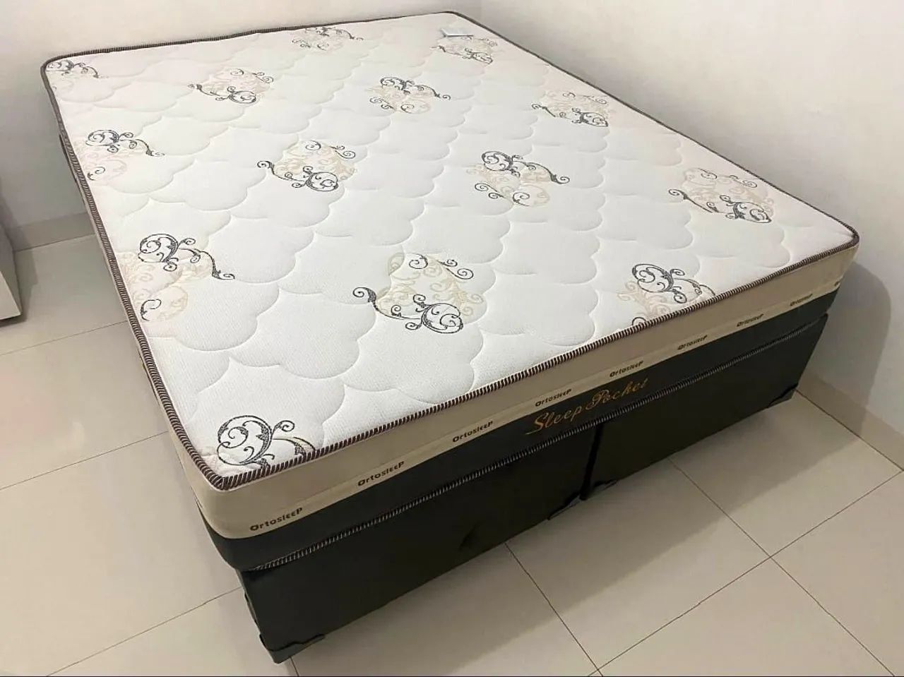 Cama Queen conjunto completo 