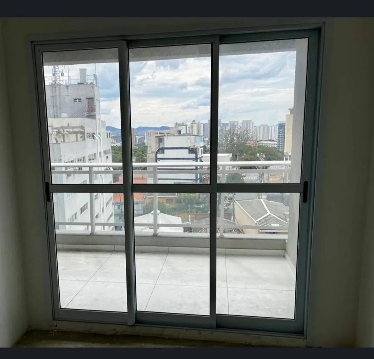Porta Balcão branca 3 folhas 1,95 x 2,15