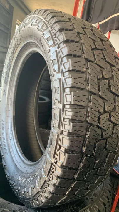 Pneus 235/65 R17 semi novos desenho ATR AG pneus