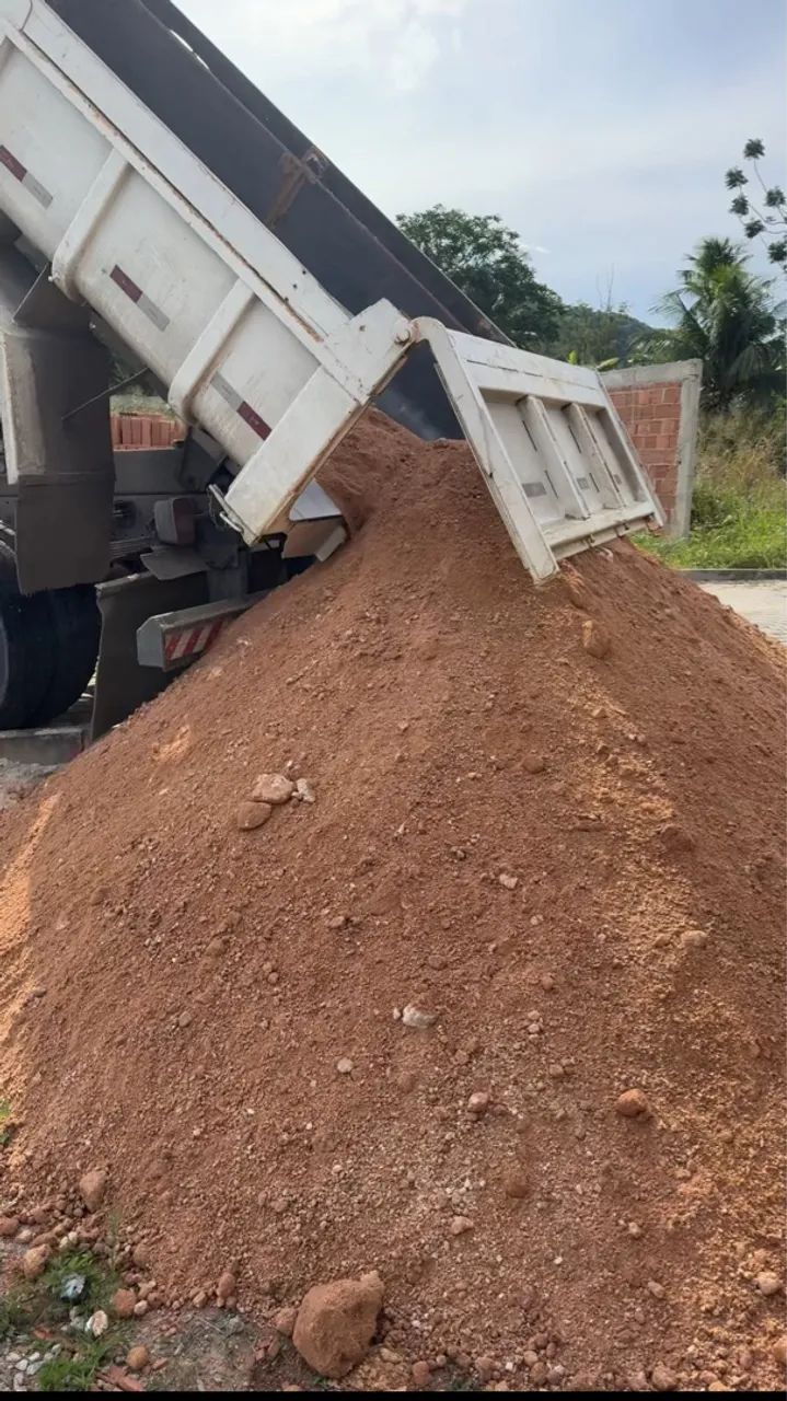 Areia ,pedra,6m,9m Aterro,terra adubada,pó pedra,barro grama - Foto 4