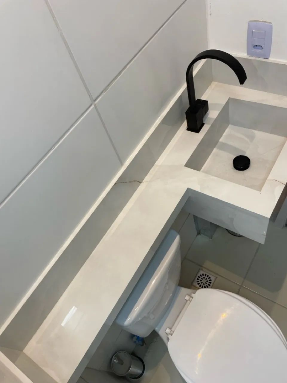 Cuba de banheiro moderna em material resistente - Foto 4
