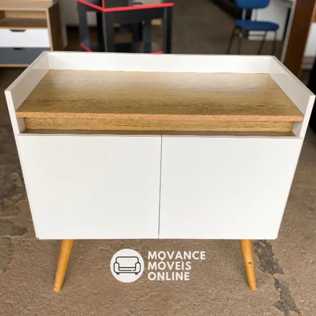 Buffet com 2 Portas e Pés em Madeira