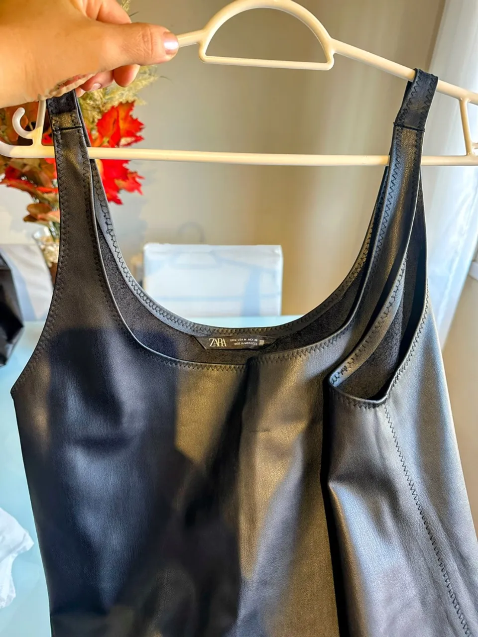Vestido salopete de couro sintético Zara