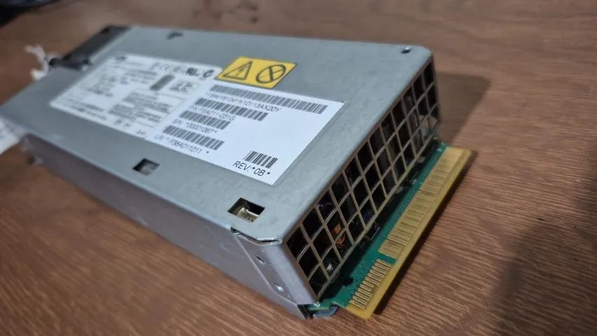 Fonte Servidor IBM 3650 M4 550w PN 94y8105 94y8104 127/220v