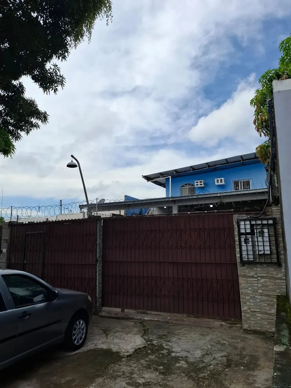 Vendo casa com em rua publica no bairro Cachoeirinha (principal)