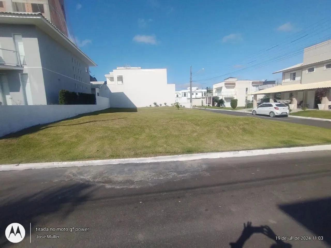 Terreno de esquina, condominio Veredas do Mar II, face norte, localização nobre, Bairro It