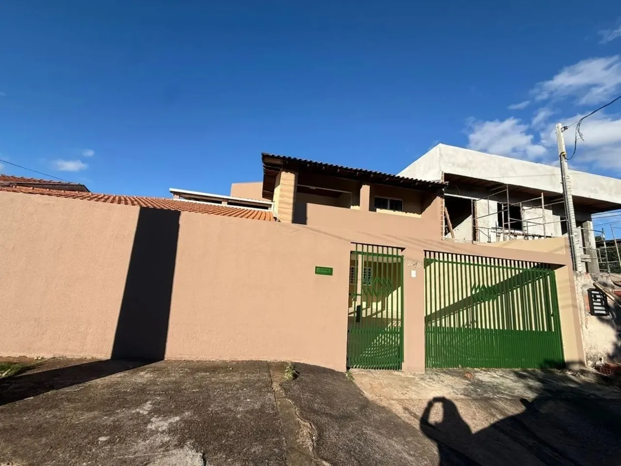 Casa Residencial com 4 quartos para alugar por R$ 4200.00 à venda por R$ 620000.00, 195.00