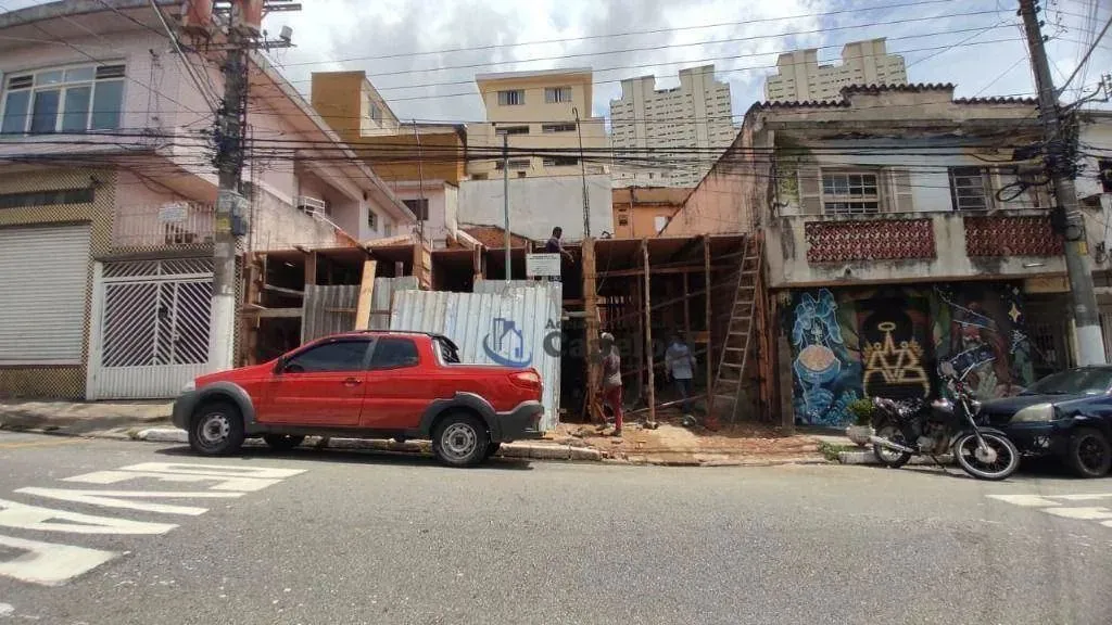 SOBRADOS EM CONSTRUÇÃO, COM 2 SUÍTES, NA FREGUESIA DO Ó