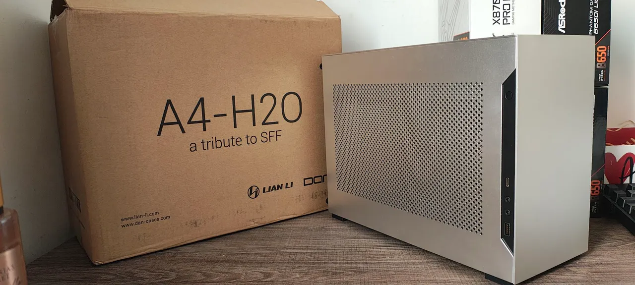 Gabinete Lian Li Dan A4-H20 X4 Silver