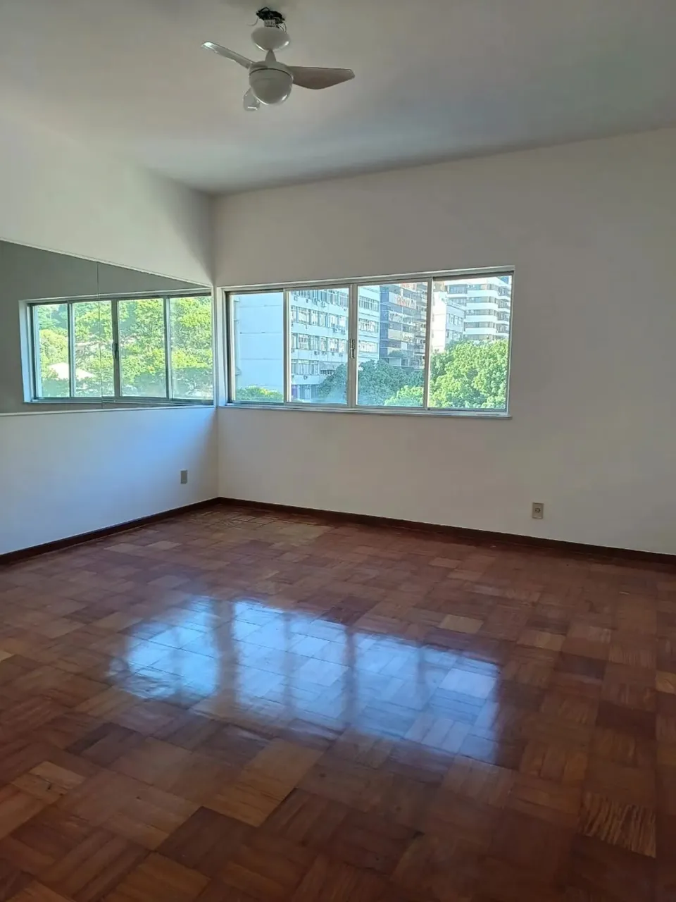 3 QUARTOS SENDO 1 SUÍTE