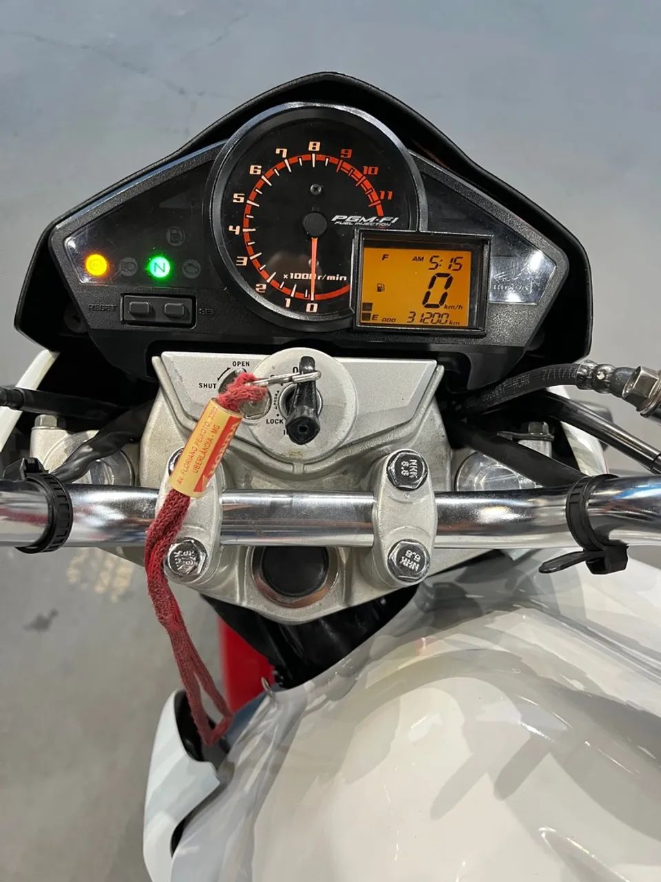 Cb 300R Freio abs Apenas 31.200 km  - Foto 4