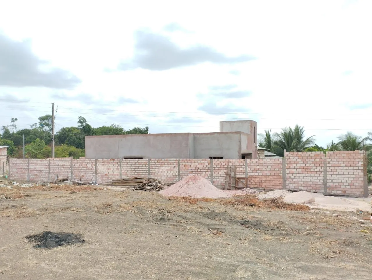 Vendo linda casa no Perema!!!