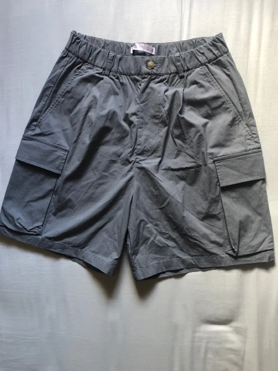Bermuda Zara Cargo Cinza - Nova