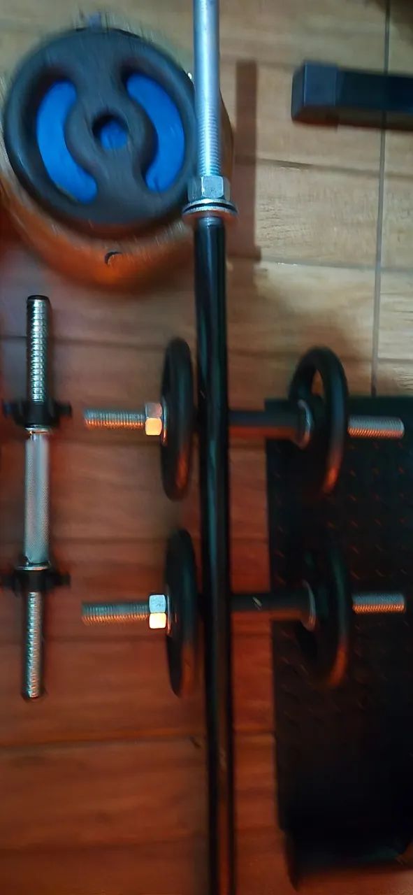 Kit Musculação: Anilhas + Banco inclinável/declinável + Barra + Halteres c/ rosca + brinde - Foto 2