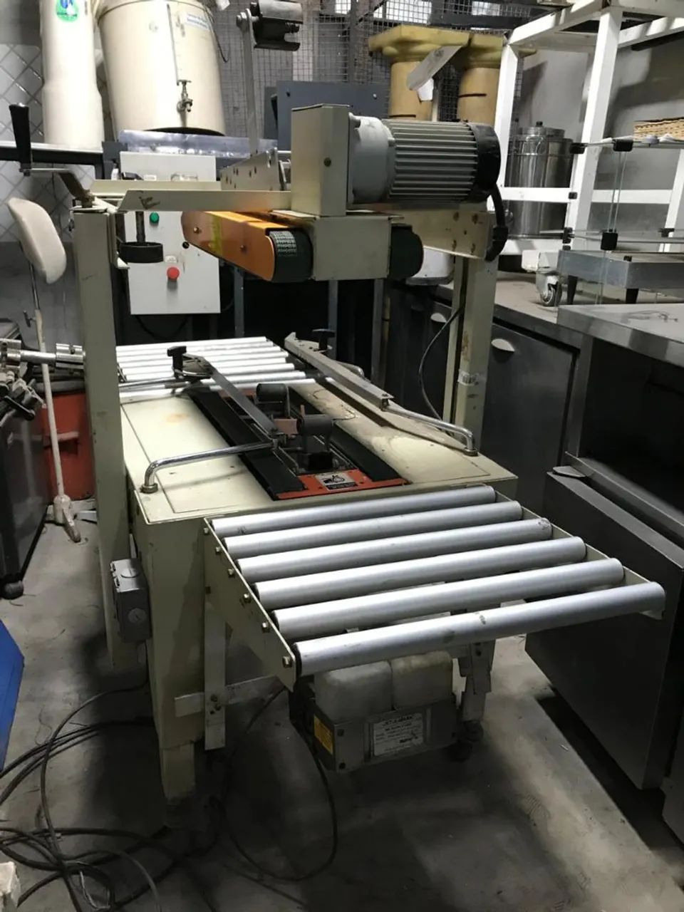 Fechadora de caixa semi automática Furnax RPB 05 - Foto 2