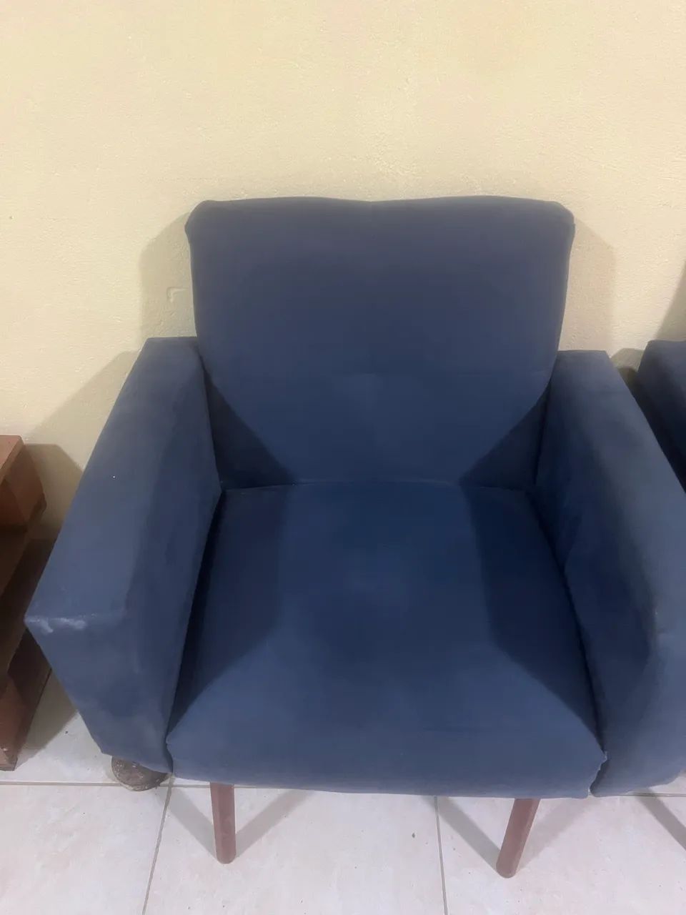 Duas poltronas 64187451172609121