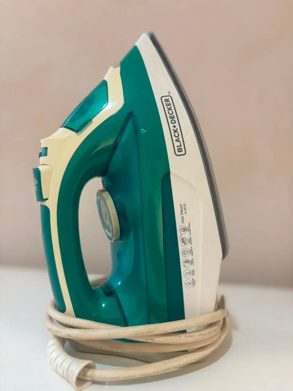 Ferro de Passar Roupa - Marca Black+Decker