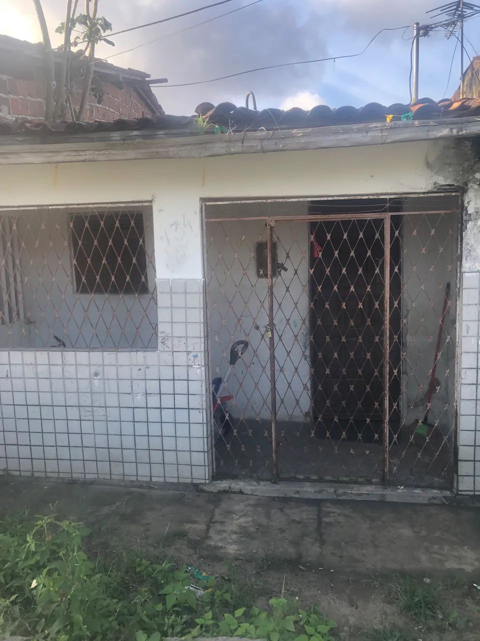 Aluga-se casa 