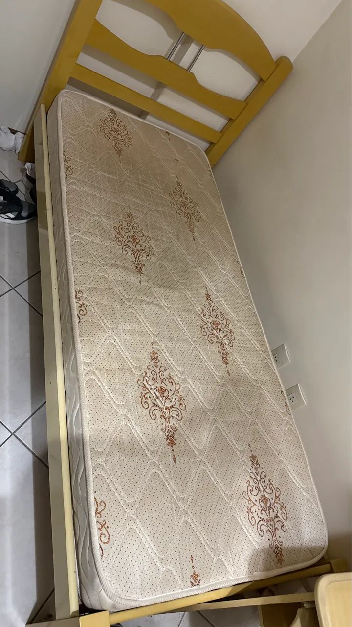 Escrivaninha e cama - Foto 3