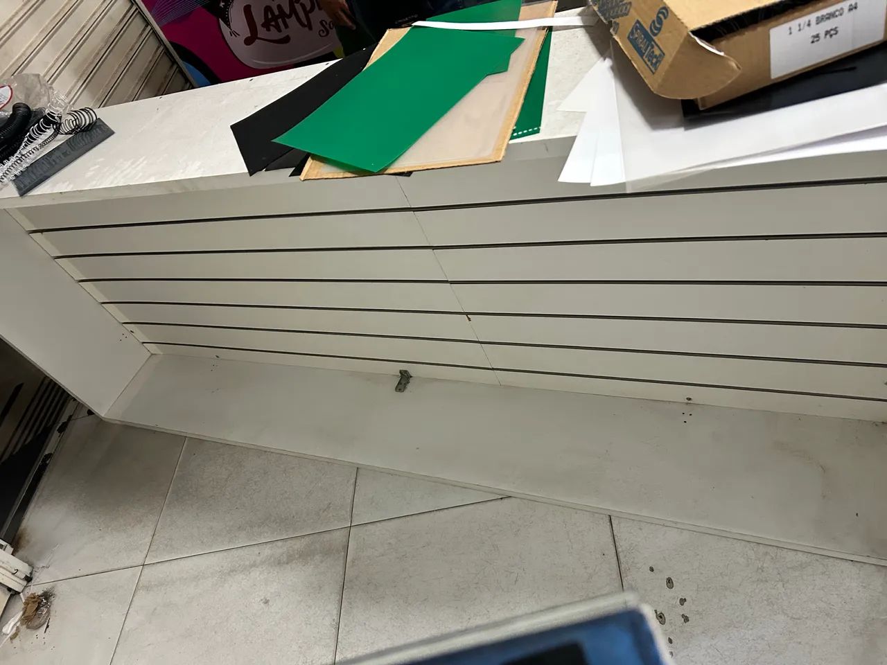 Painel caneletado de alumínio 