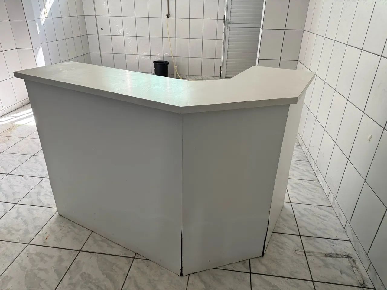 Balcão para loja em L