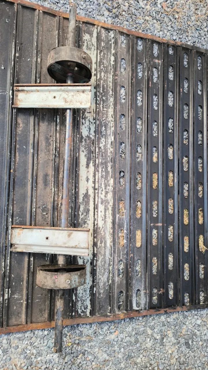 2 PORTAS DE AÇO C/ AS MOLAS ( OTIMO ESTADO ) - Foto 2
