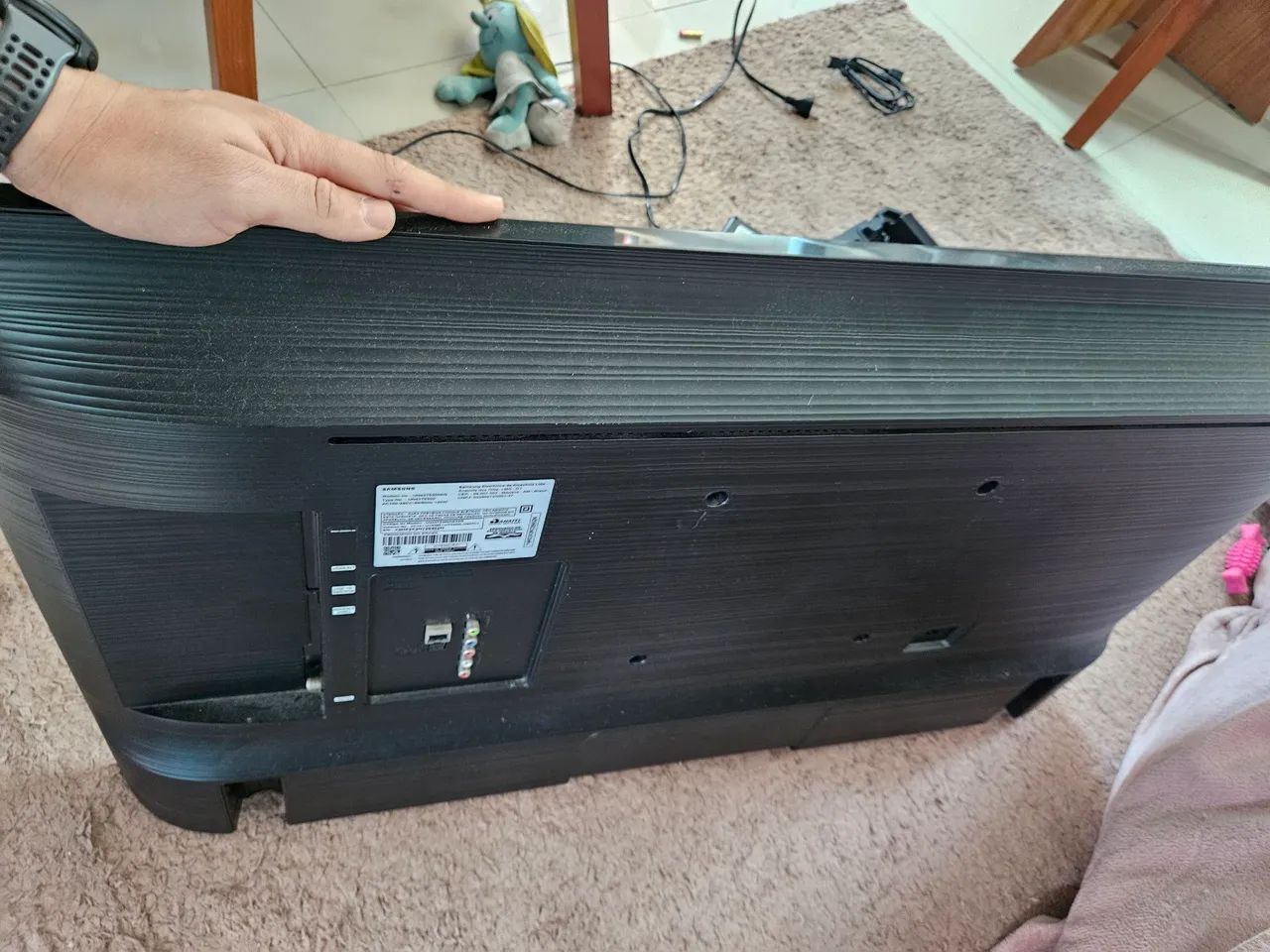 Vendo TV Smart 43 Polegadas - Tela fica escura. - Foto 3