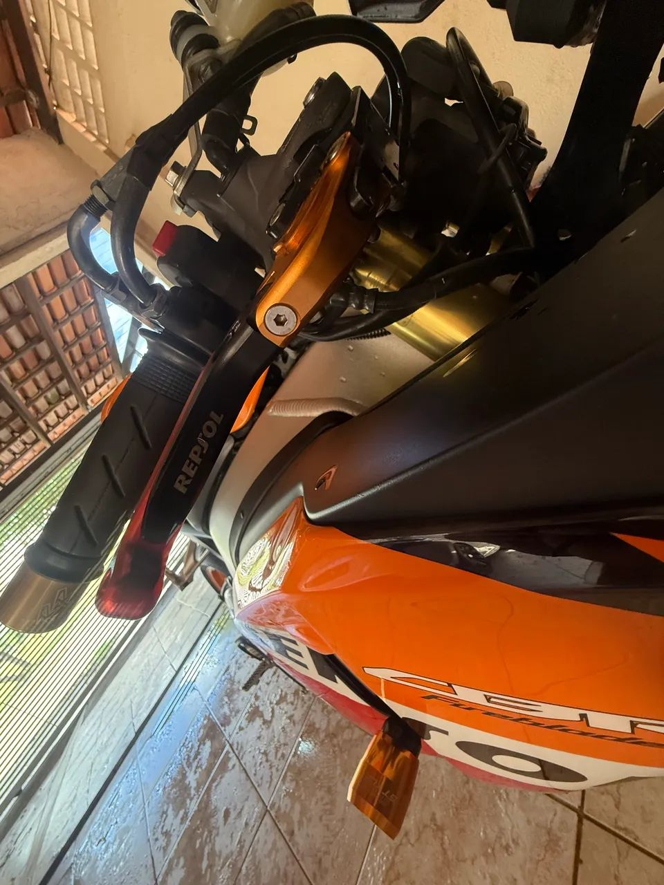 CBR 1000 RR FIREBLADE REPSOL - Foto 5