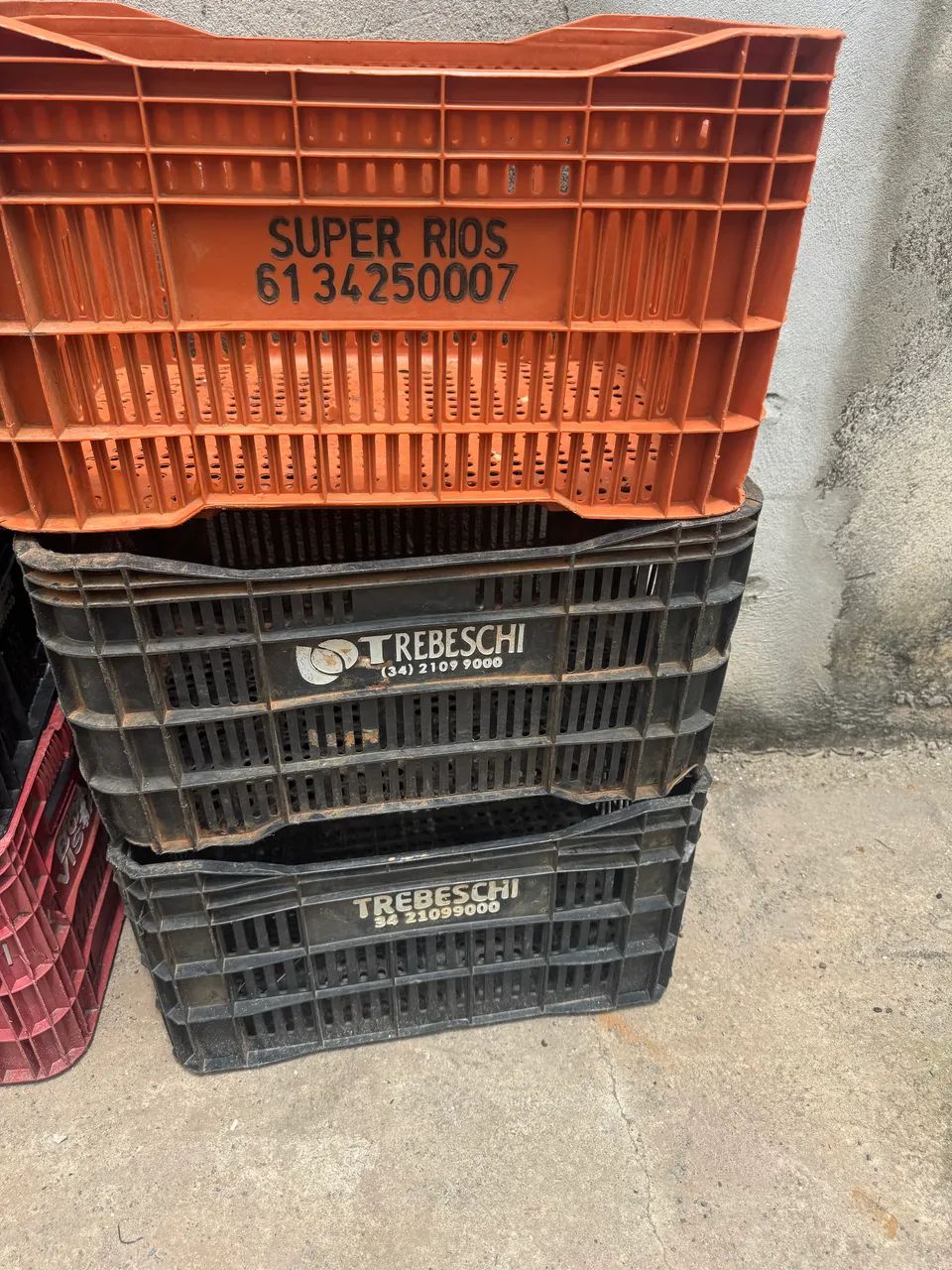 Caixa plástica de compras 