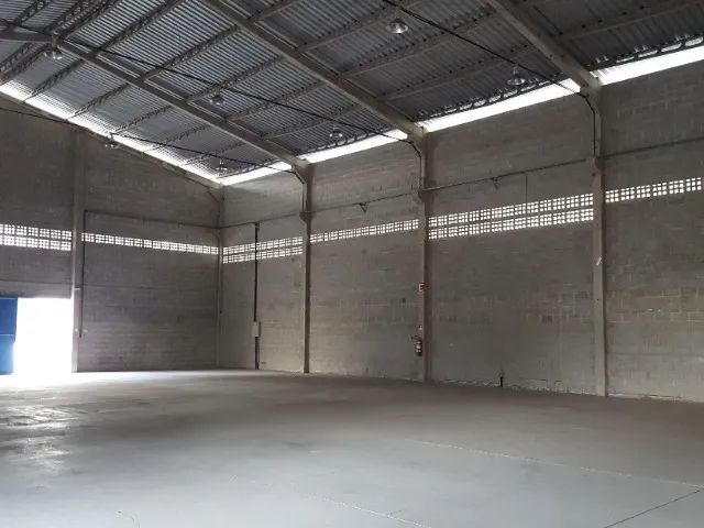 Alugo Galpão CIVIT 1, com 1.020m2, sendo 680m2 armazém, 2 docas, 8m pé direito - Foto 5
